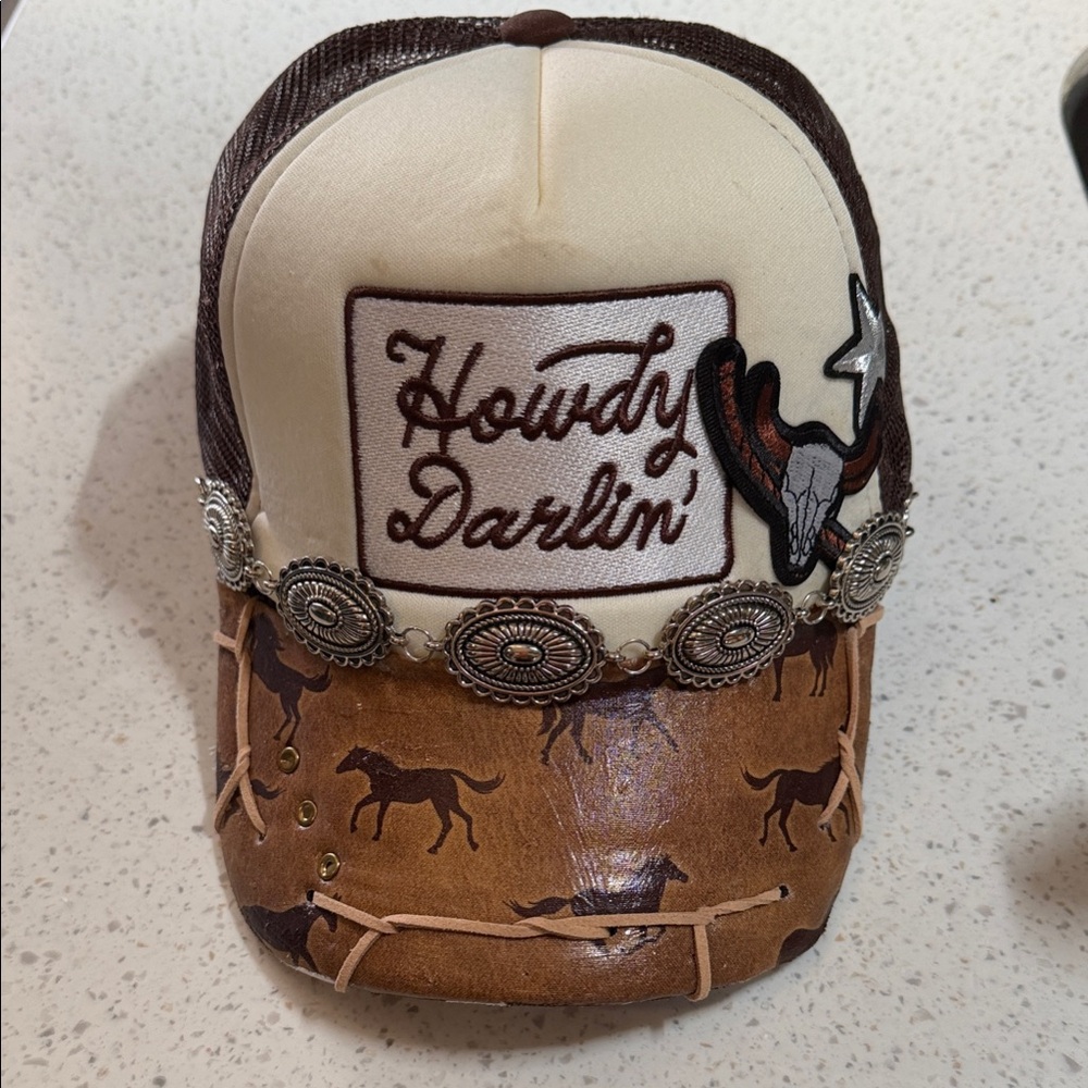 Howdy Darlin' Western Trucker Hat - Cream & Brown